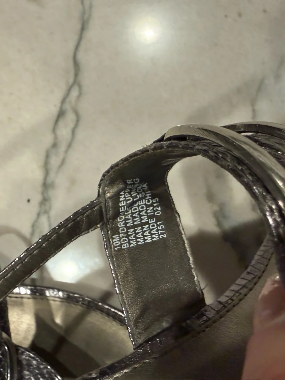 Bandolino Metallic Snakeskin T-Strap Sandals Size 10M Silver Black Buckle
